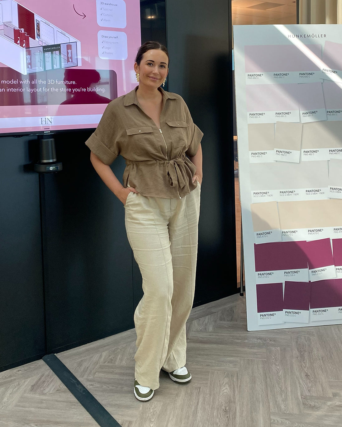 Chrissy de Neve geeft SketchUp en Enscape training aan het team van Hunkemöller